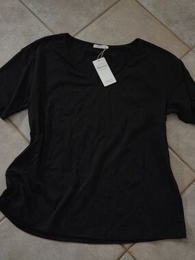 Women's Black V-Neck Tee